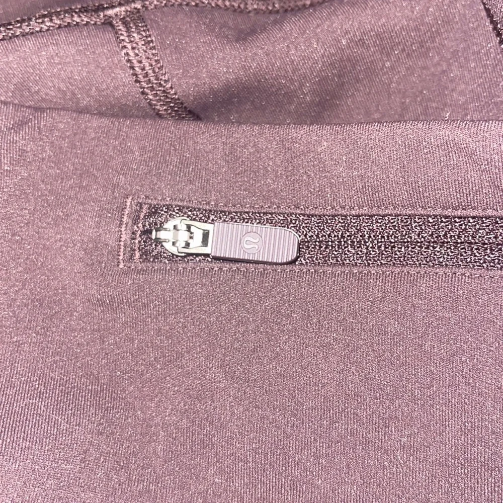 LULULEMON boysenberry crop tights